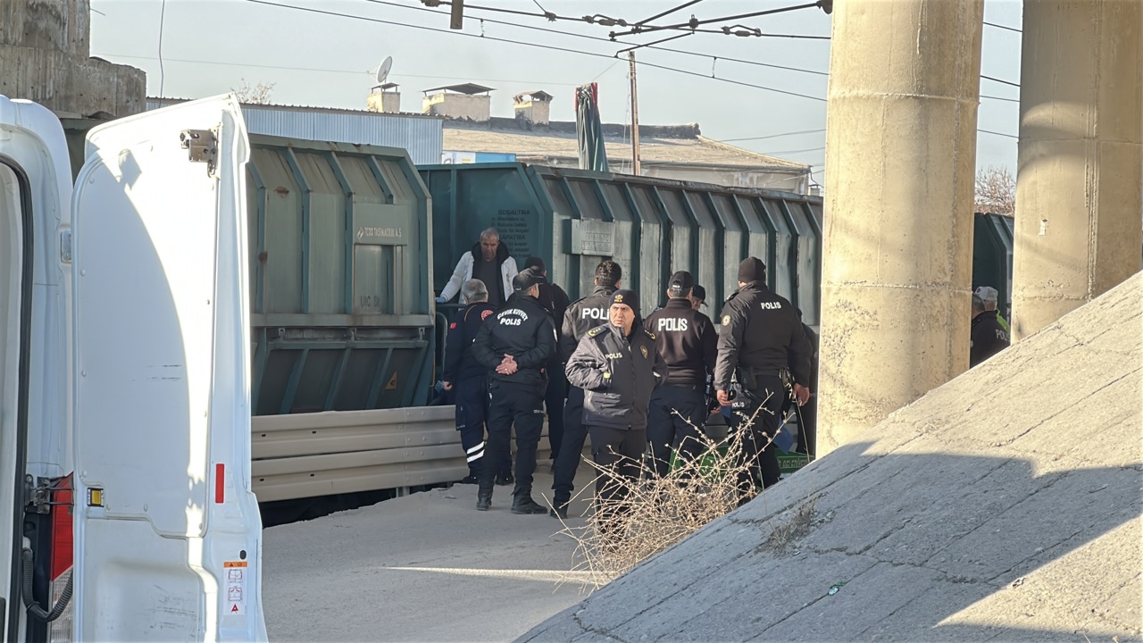 Trenin Çarptığı Lise Öğrencisi Hayatını Kaybetti