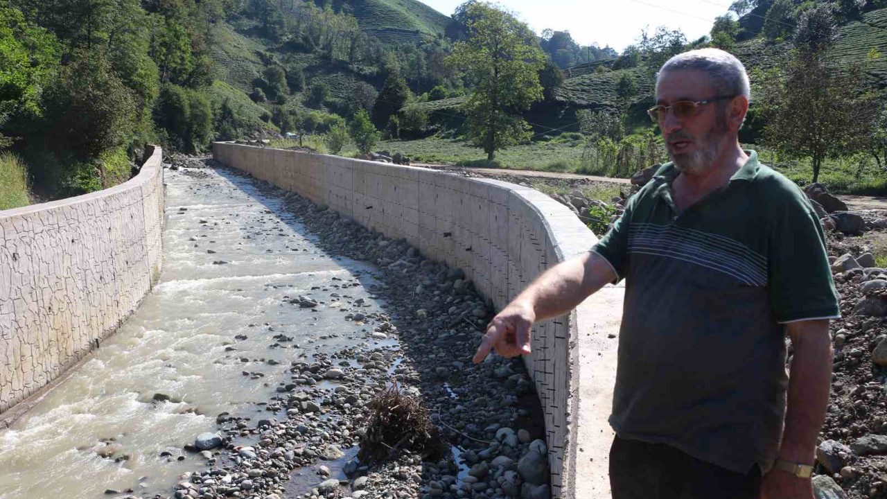 Dere ıslahı nedeniyle çayı bahçede kaldı
