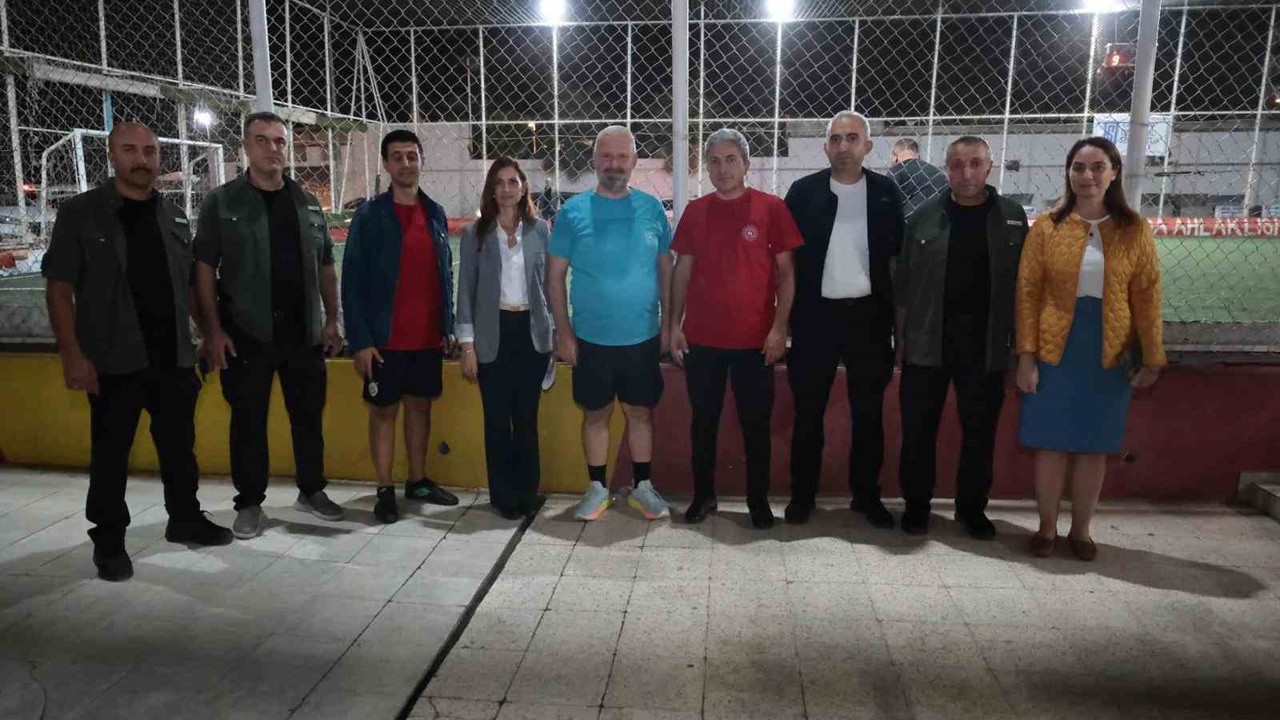 Menemen’de gençler sahada buluştu
