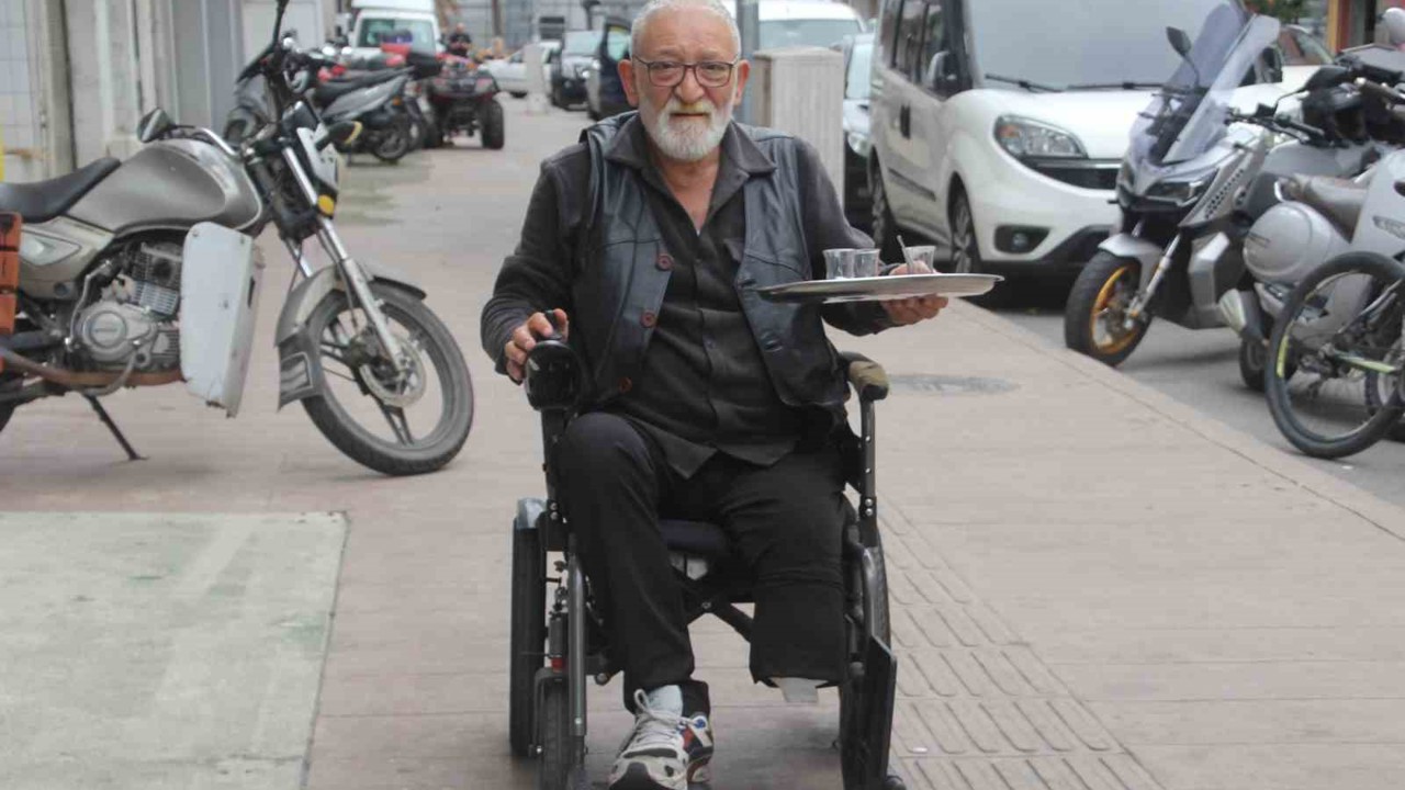 Kazada bacağını kaybetti, 50 yıllık mesleğini bırakmadı
