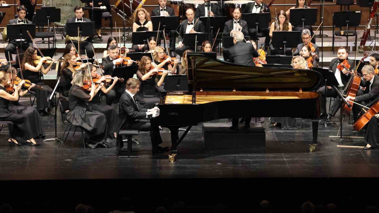 İstanbul Devlet Senfoni Orkestrası DenizBank Konserleri sanat sezonunu açtı
