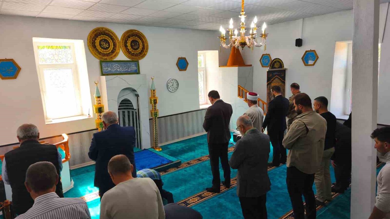 Çemişgezek’te onarımı tamamlanan cami, yeniden ibadete açıldı
