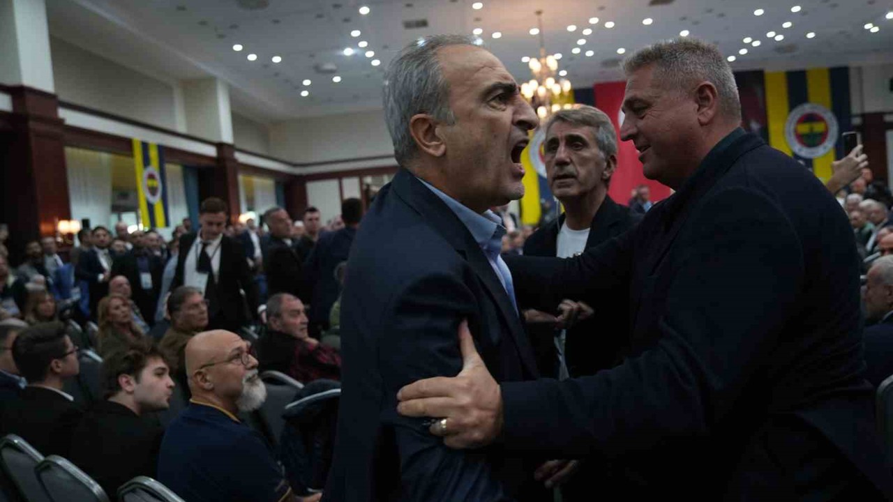 Fenerbahçe Yüksek Divan Kurulu Toplantısı’nda gerginlik
