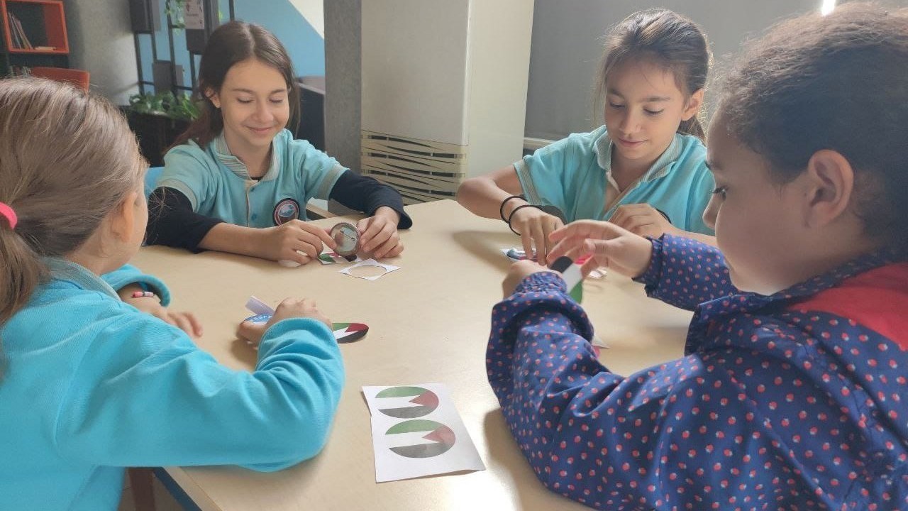 Öğrencilerden anlamlı rozet tasarımı
