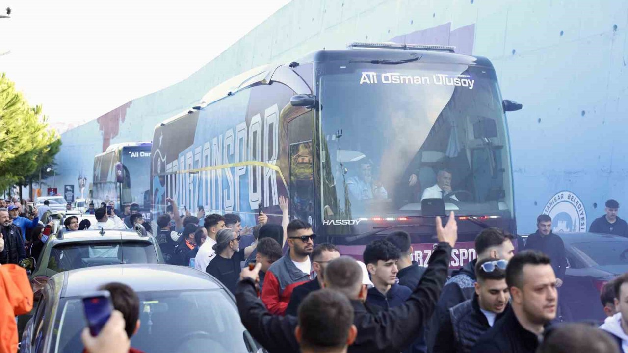 Trabzonspor taraftarı takımını Rize deplasmanına uğurladı
