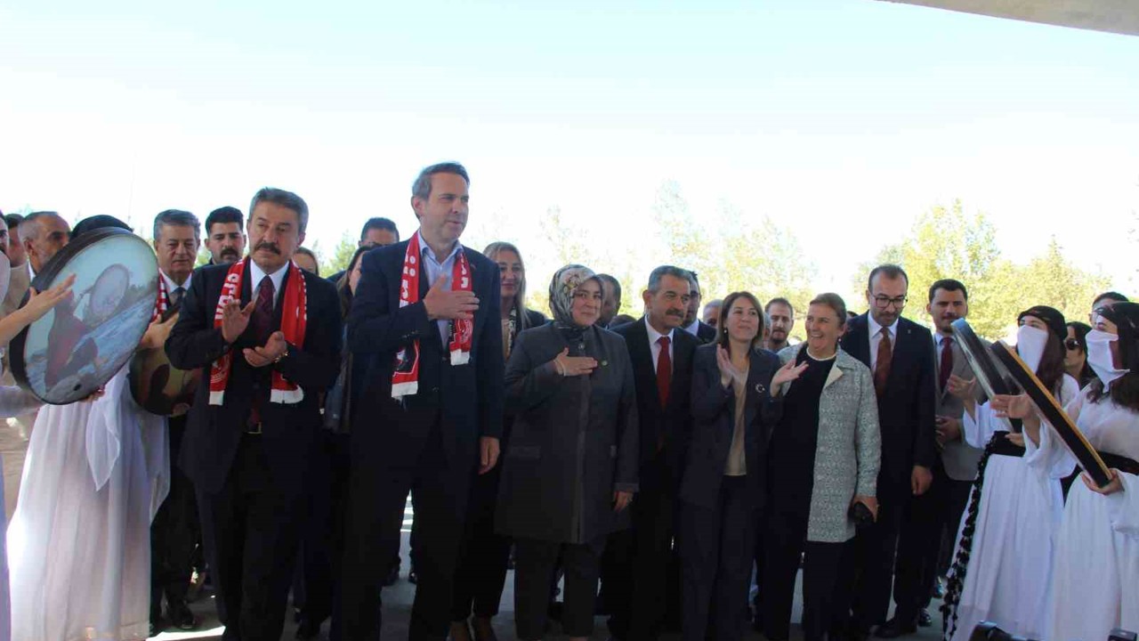 Bakan Bayraktar: "Terörsüz Türkiye, kadınla mümkün"
