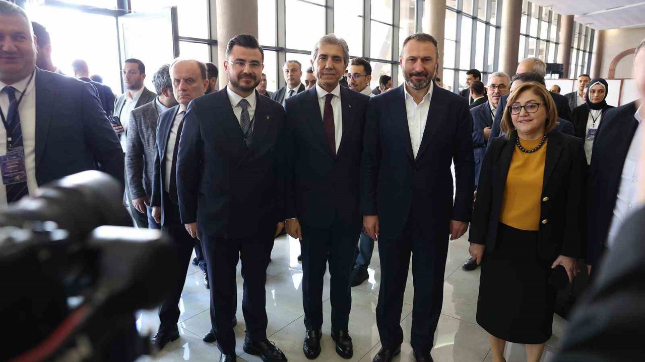 Okandan, Gaziantep’te düzenlenen Yerel Yönetimler Başkanlığı Bölge Toplantısı’na katıldı
