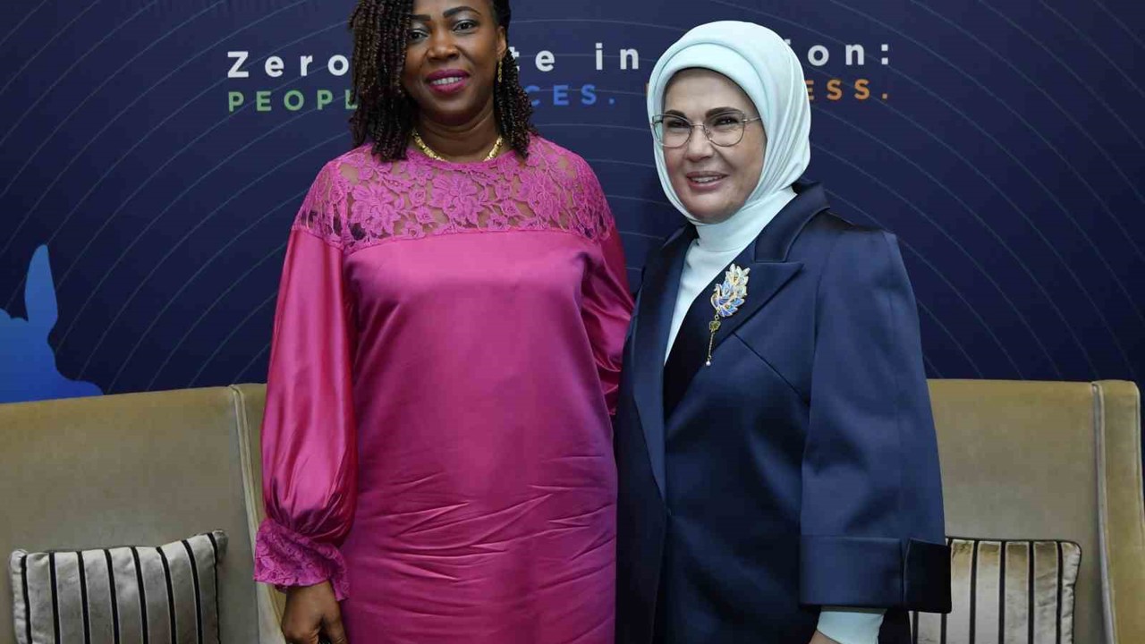 Emine Erdoğan, Sierra Leone Cumhurbaşkanı’nın eşi Fatima Maada Bio ile görüştü

