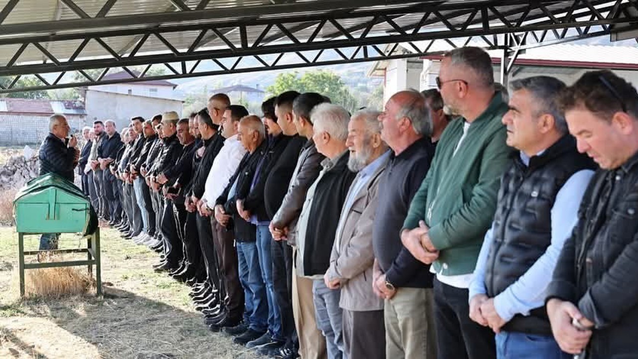 Halı sahada rahatsızlanan üniversiteli genç hayatını kaybetti
