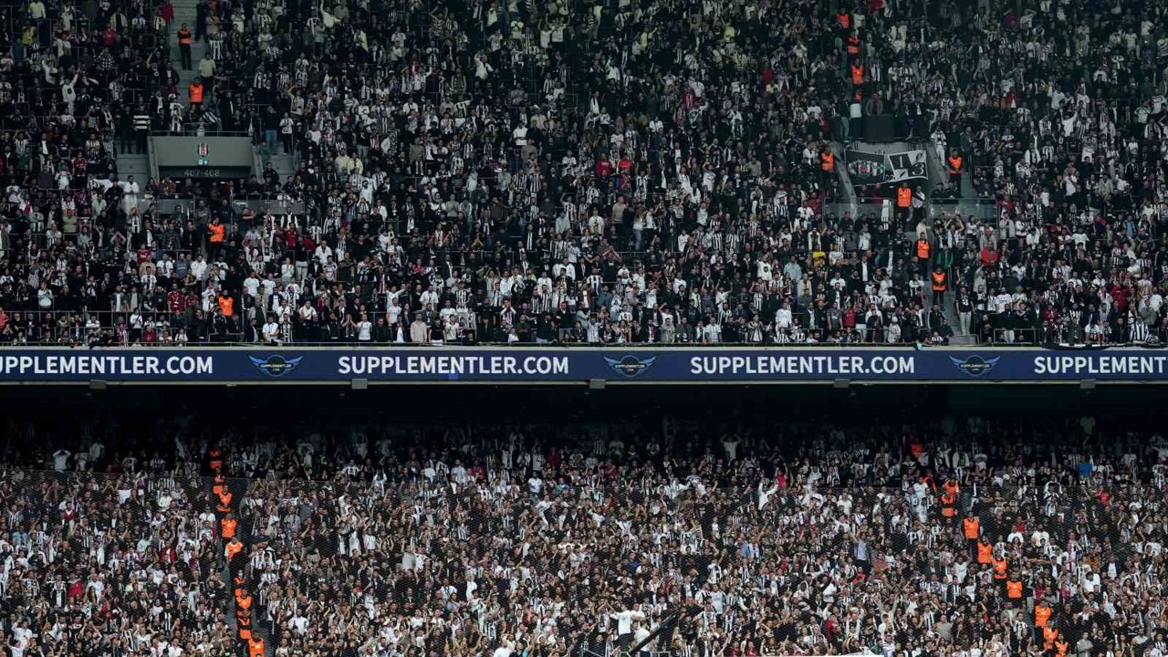 Dolmabahçe’de Svensson, Jurasek ve Mert’e tepki
