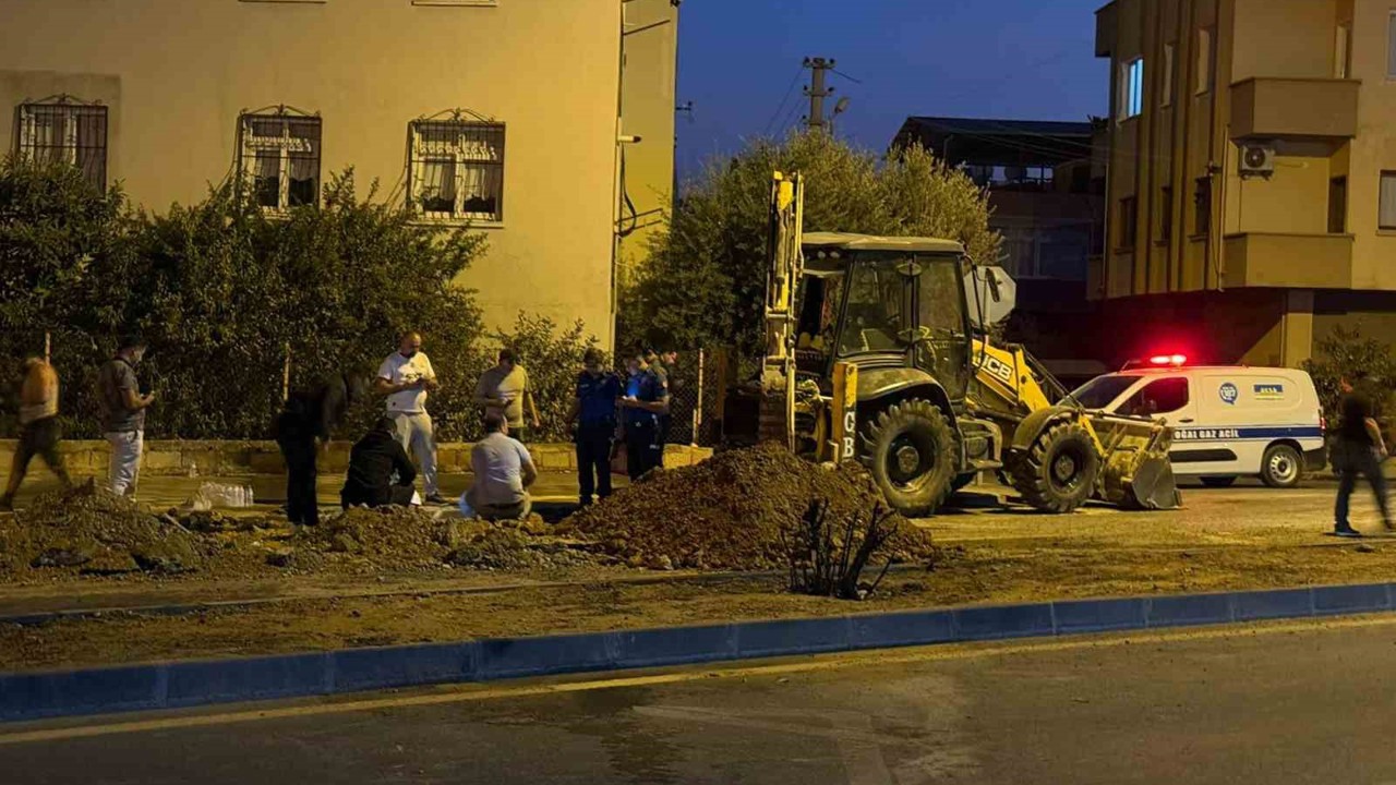 Mersin’de internet çalışması için yapılan kazı doğalgaz borusuna zarar verdi: 2 yaralı
