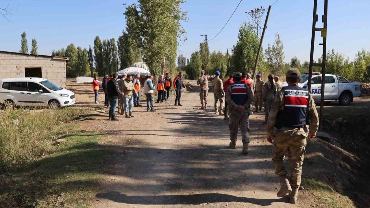 Iğdır’da kayıp Alzheimer hastası yaşlı adamı arama çalışmaları sürüyor
