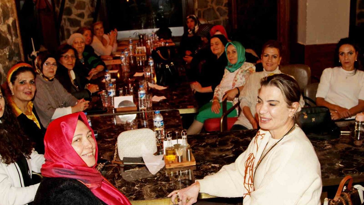 Erzurum’un güçlü kadınları dayanışma sofrasında buluştu
