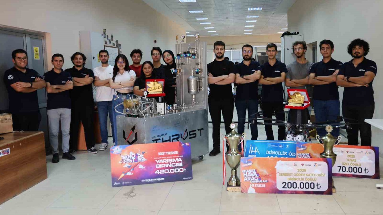 Şampiyon öğrencilerin yeni hedefi: "Uzaya çıkmak"
