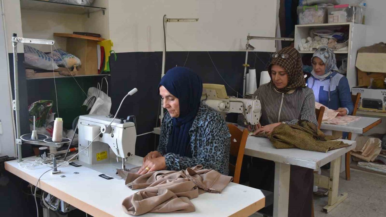 Hayallerinin peşinden koşan kadınlar el sanatları kooperatifi kurdu
