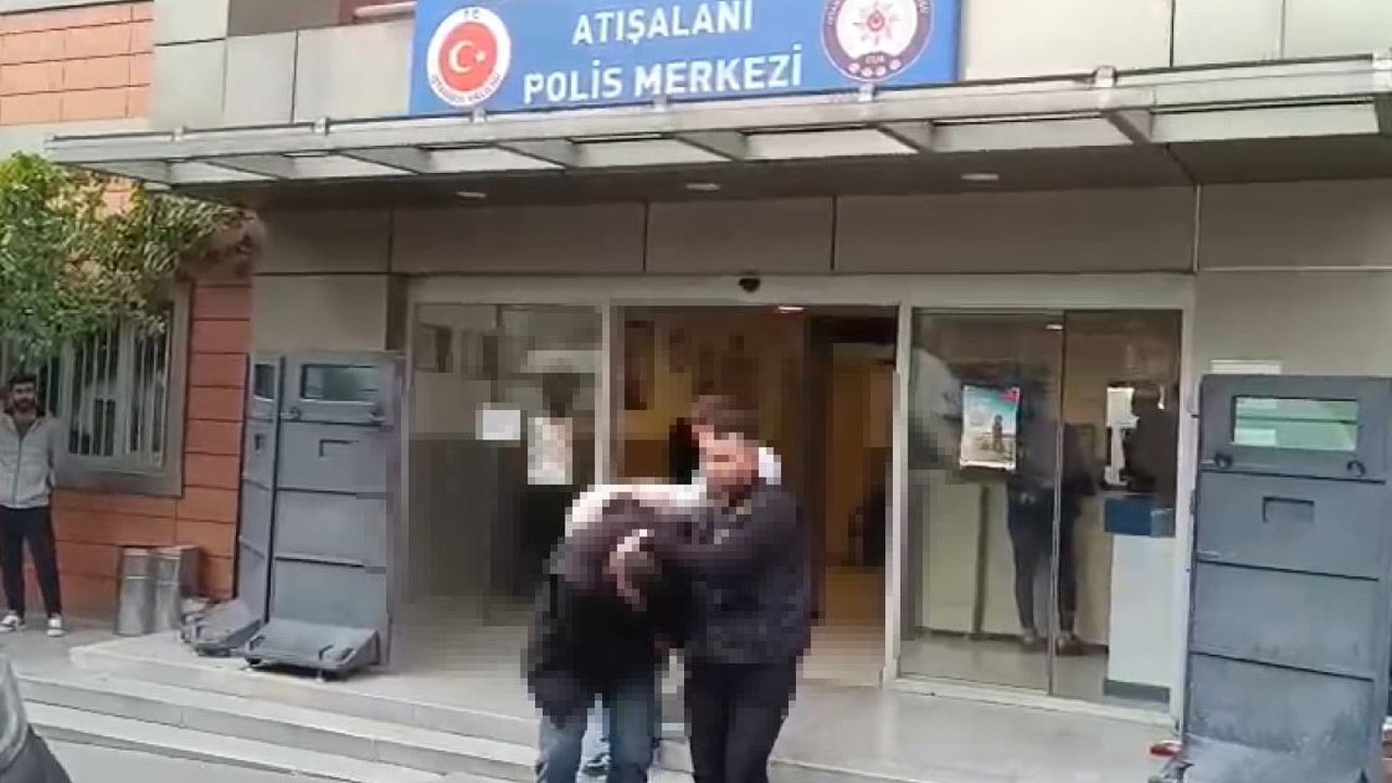Esenler’de 24 yıl hapis cezası bulunan sahte kimlikli şahıs polislere tehditler savurdu
