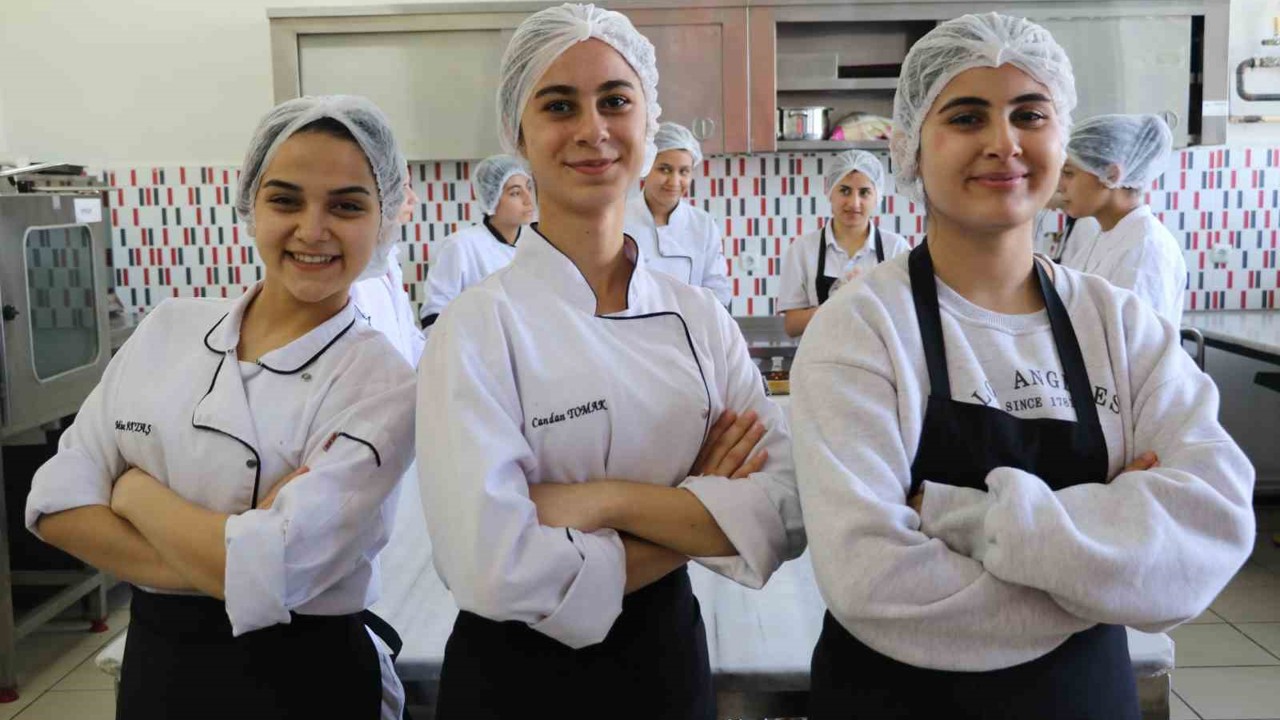 Bir ilçedeki okulların yemek ihtiyacını bu lise karşılıyor: Yıllık 15 milyon ciro yapıyor
