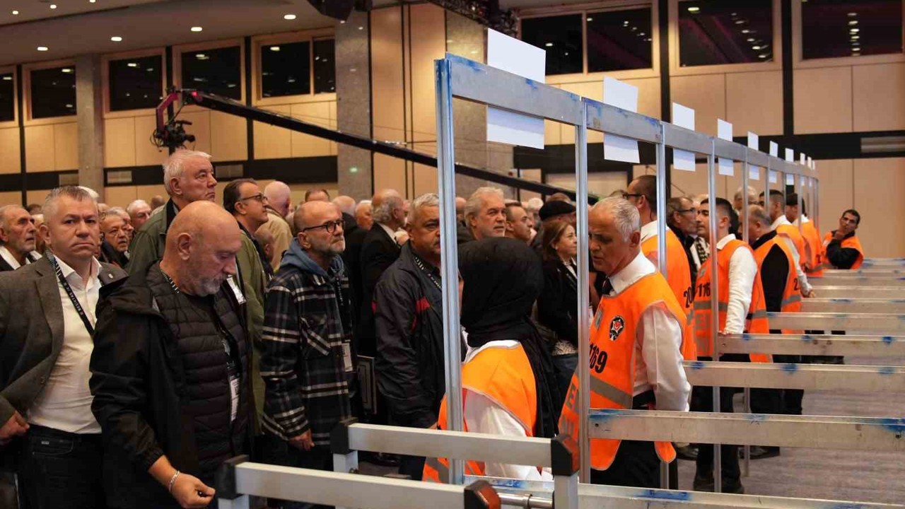 Beşiktaş’ta oy verme işlemi başladı
