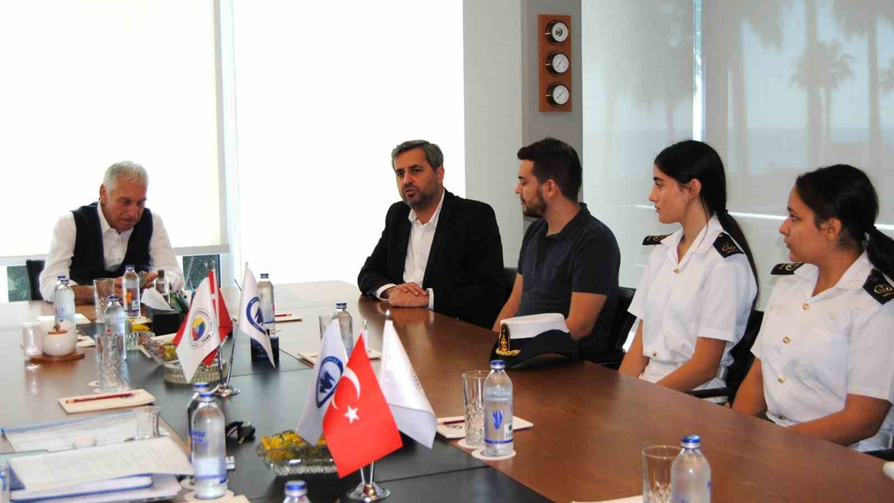 Mersinli genç denizciler Erasmus stajı için İtalya yolcusu
