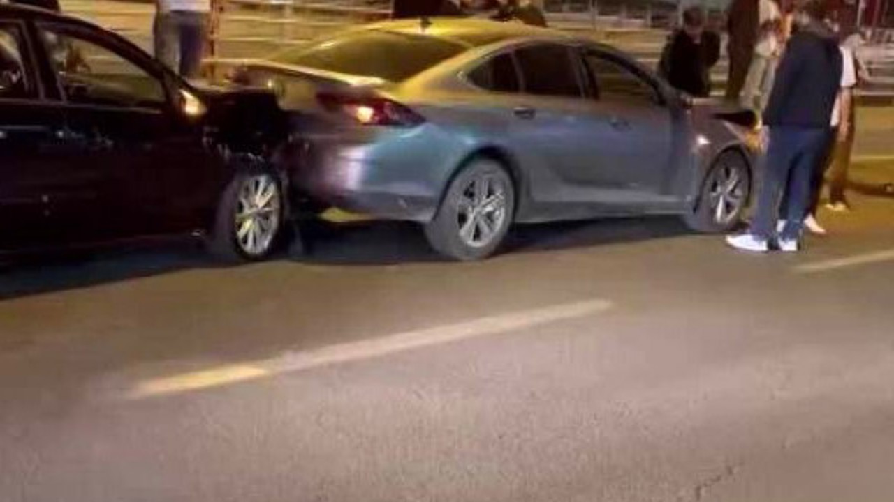 Diyarbakır’da 9 aracın karıştığı kazada 3 kişi yaralandı
