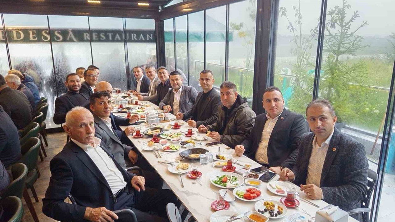 Çaycuma’da Muhtarlar Günü kutlanarak kahvaltıda bir araya geldiler
