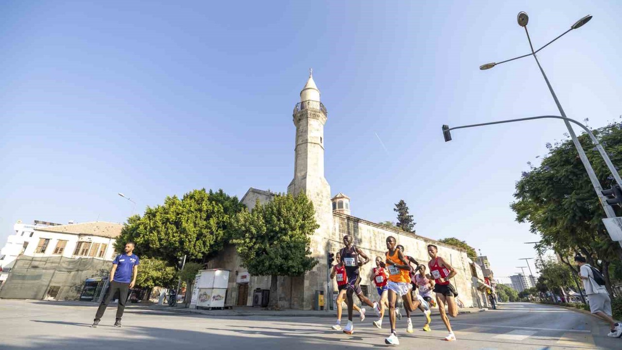 Uluslararası Tarsus Yarı Maratonu’nda Türk sporcular damga vurdu
