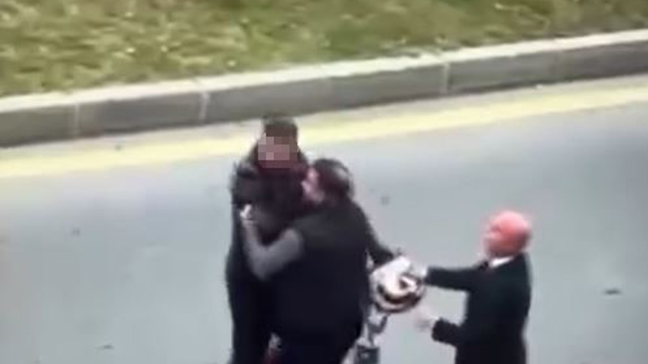 Başakşehir’de trafikte tartıştığı motosikletliye çocuğunun gözü önünde saldırdı
