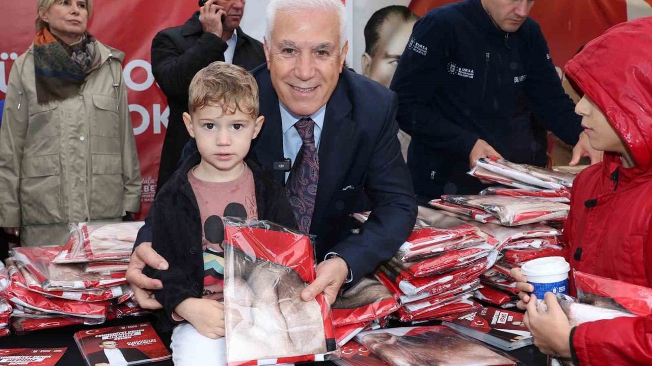 Bursa cumhuriyetine sahip çıkıyor
