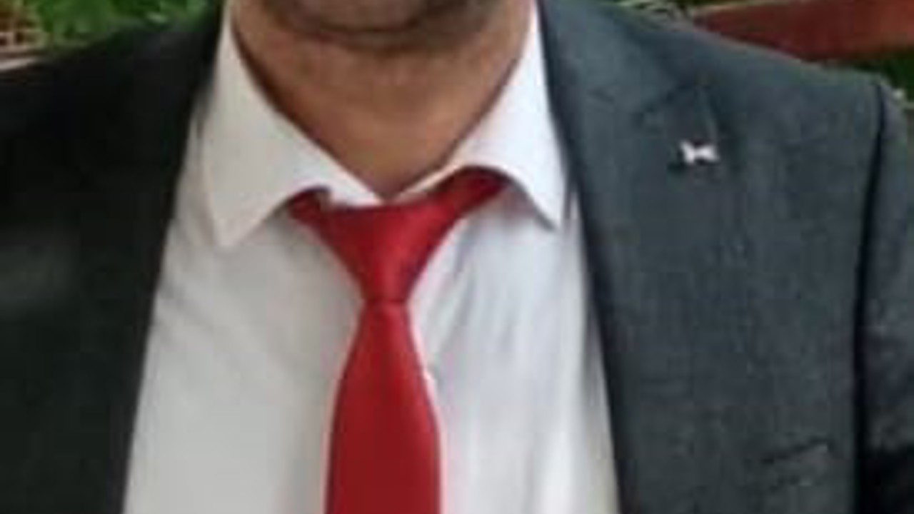 Devrilen traktörün altında kalan sürücü hayatını kaybetti
