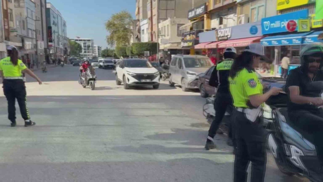 Hatay’da motosiklet sürücüleri denetlendi
