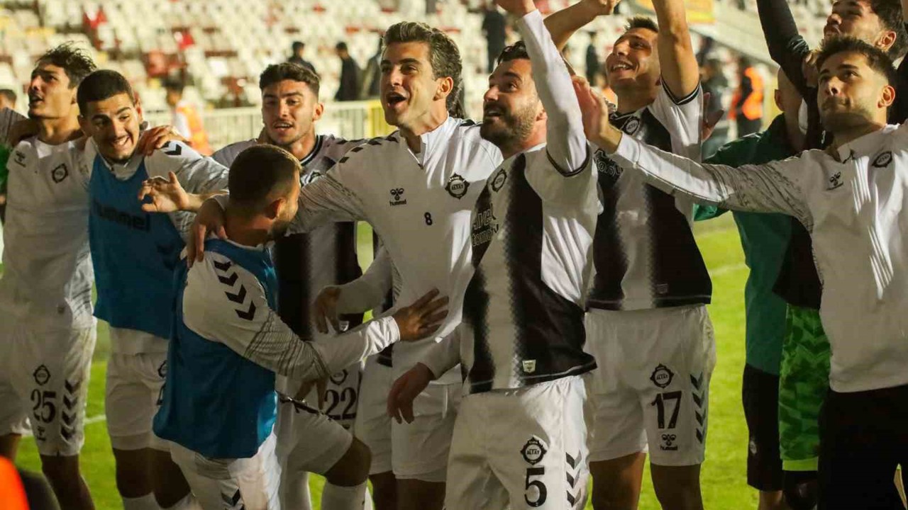 Altay, düşme hattından kurtuldu
