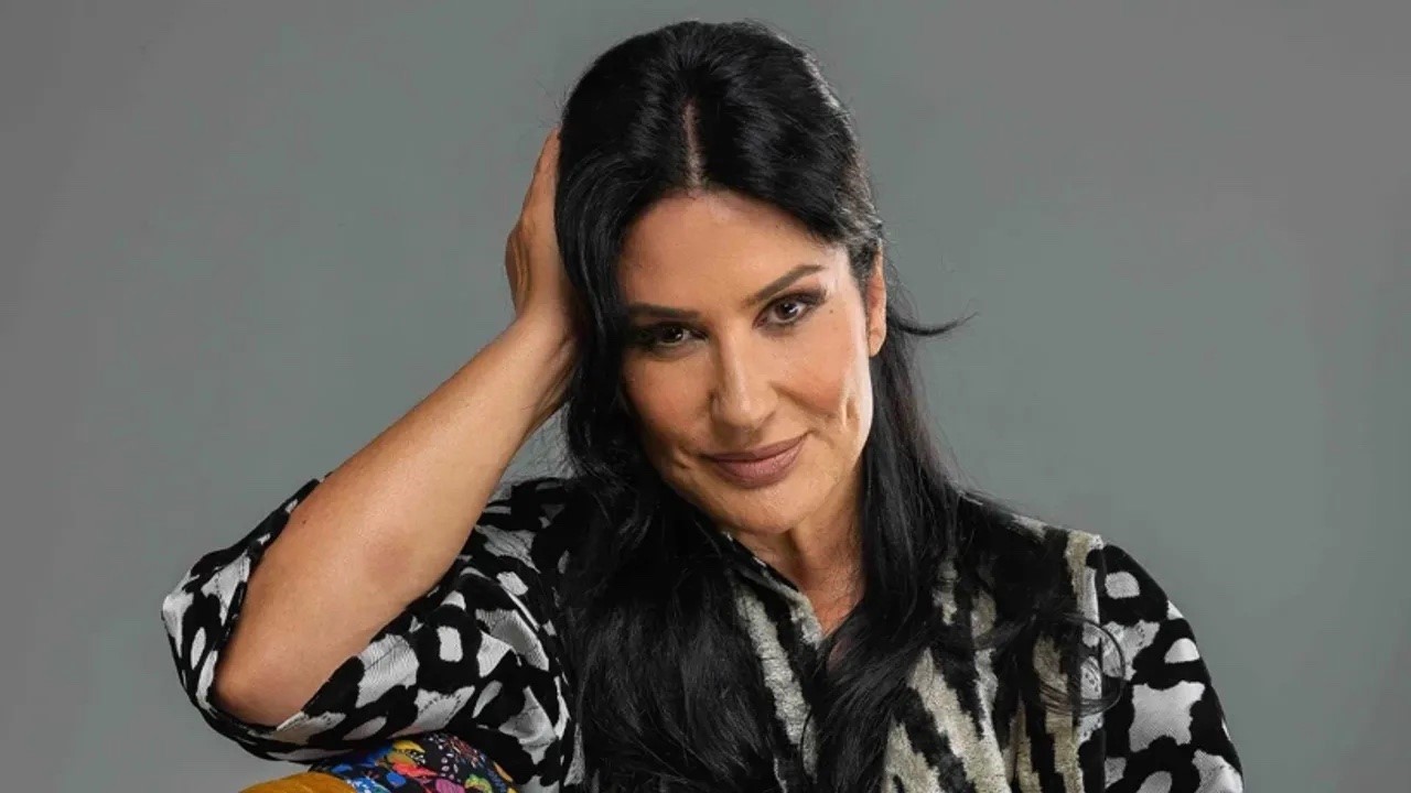 İclal Aydın, "Ama Değil, Rağmen" ile 12 ilde turneye çıkıyor
