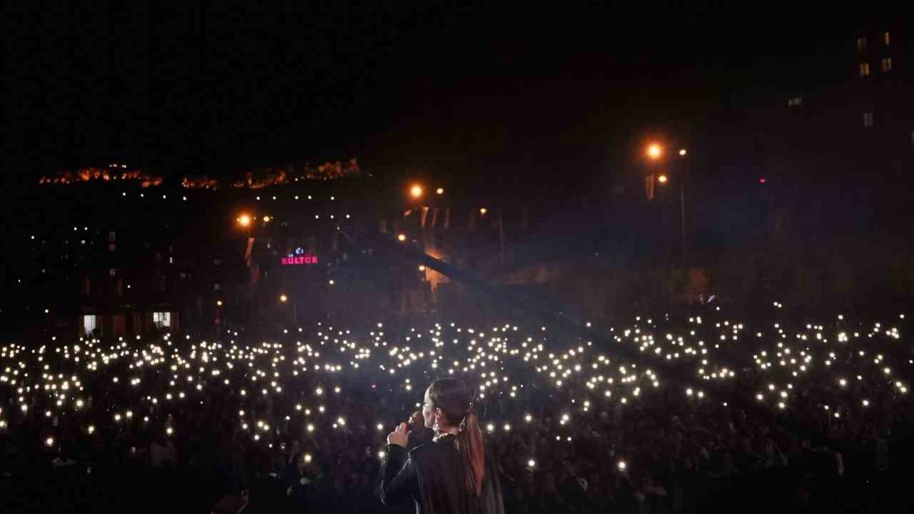 Bengü, Mardinlileri coşturdu
