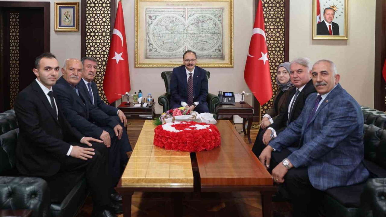 Siirt’te Muhtarlar Günü kutlandı
