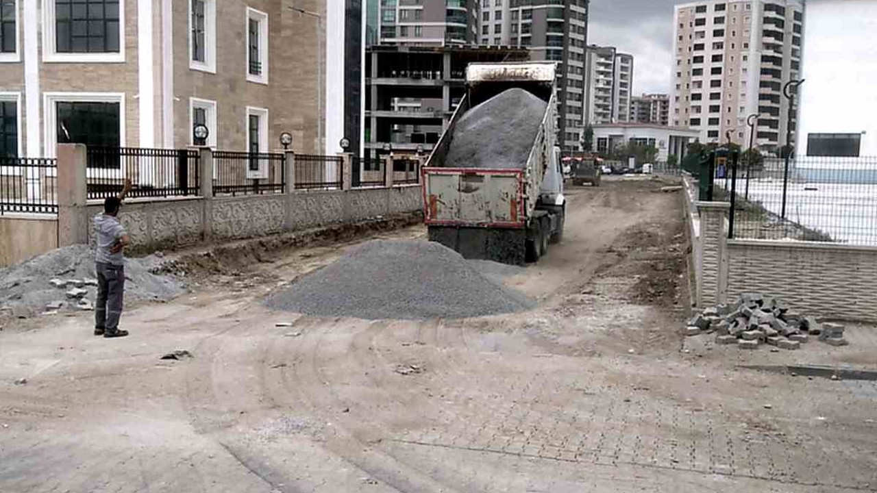 Söke yeni Hükümet Konağı çevresinde yol düzenleme çalışması
