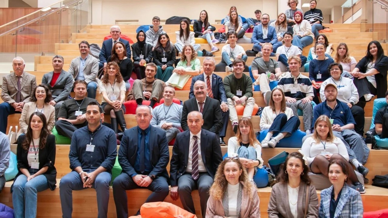 EBYÜ’de "Global Englishes in Language Teaching Programı"nın açılışı gerçekleştirildi
