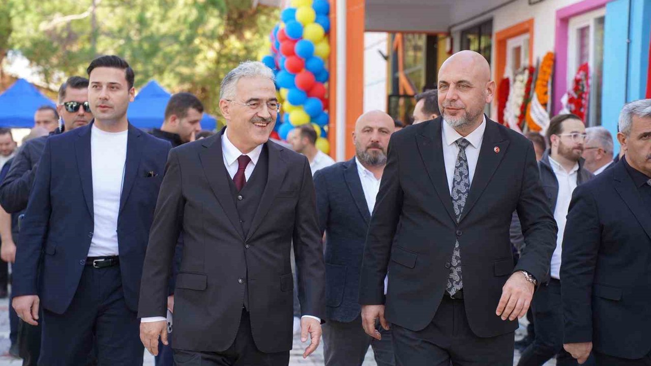 Orhangazi’de anaokulunun resmi açılışını TOBB Başkanı yaptı
