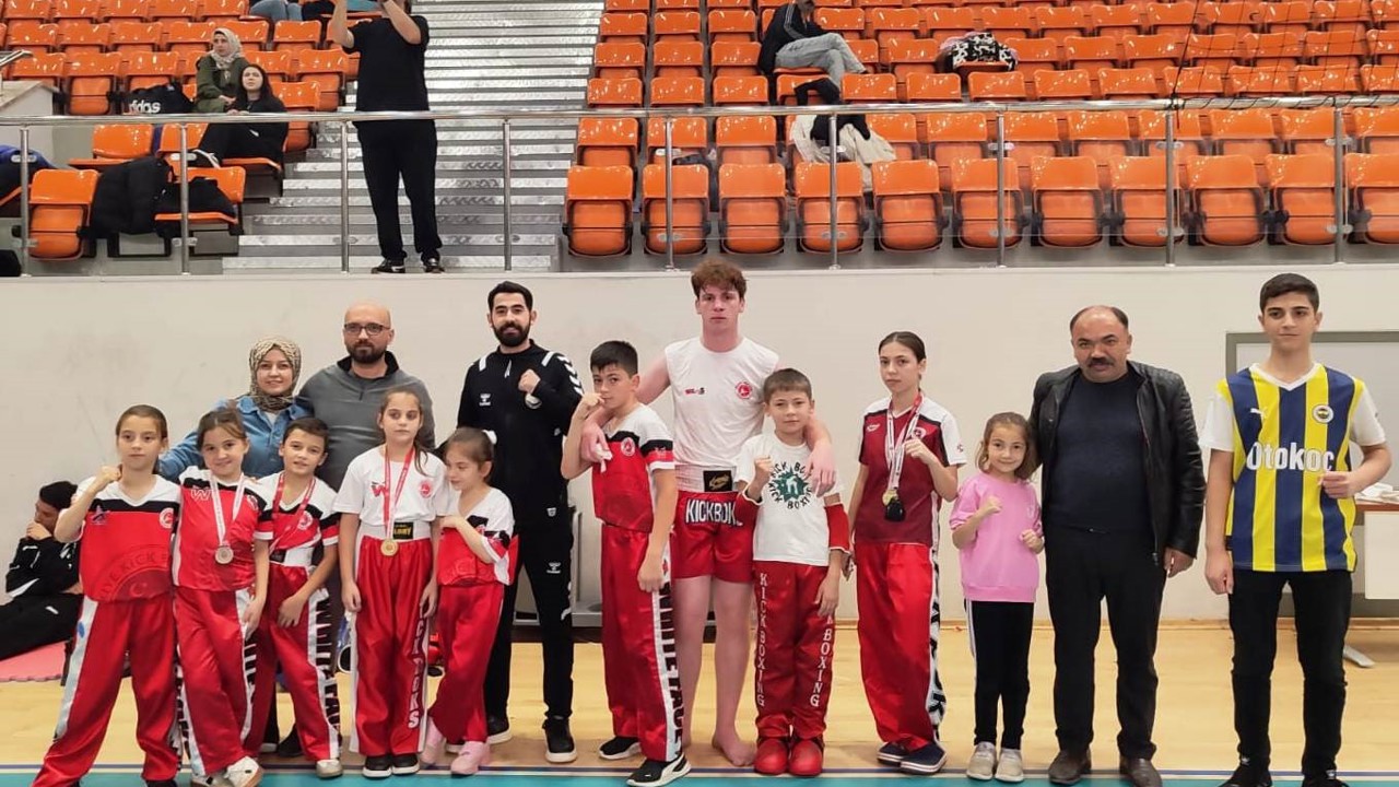 Körfez Gençlerbirliği sporcuları Darıca’dan 9 madalya ile döndü
