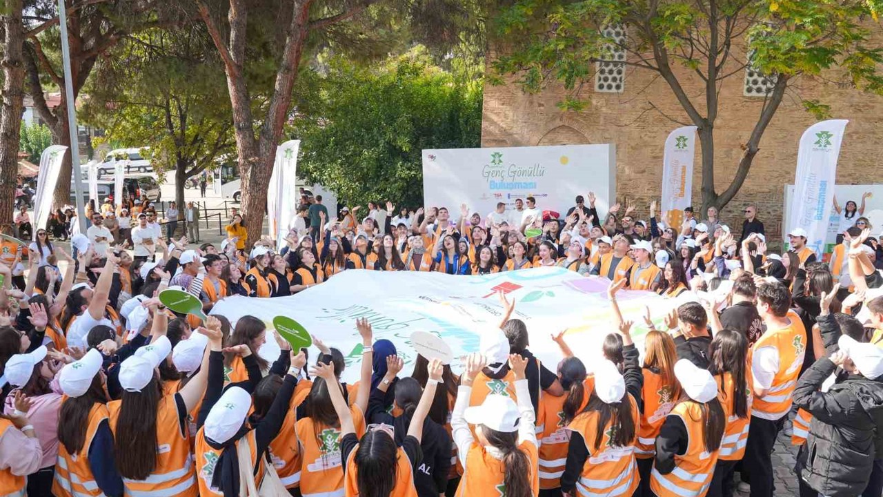 Birgi’de umut dolu etkinlik: SENTRUM genç gönüllü buluşması düzenlendi
