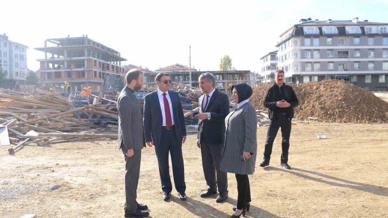 Kütahya’da devam eden eğitim yatırımlar yerinde incelendi
