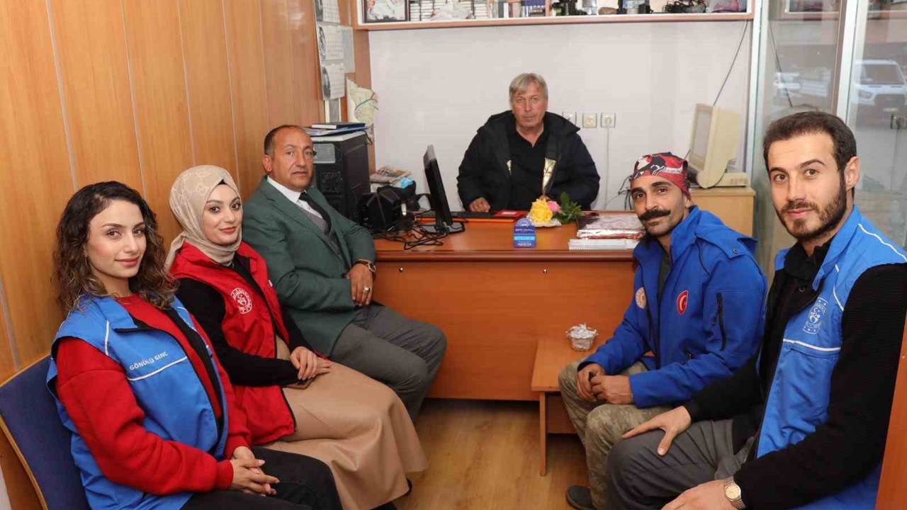 Oltu Gençlik Merkezi’nden Gazeteci Dursun Murat Aydın’a anlamlı ziyaret
