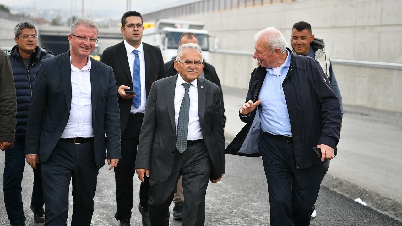 Başkan Büyükkılıç’tan açılış için gün sayan katlı kavşakta inceleme
