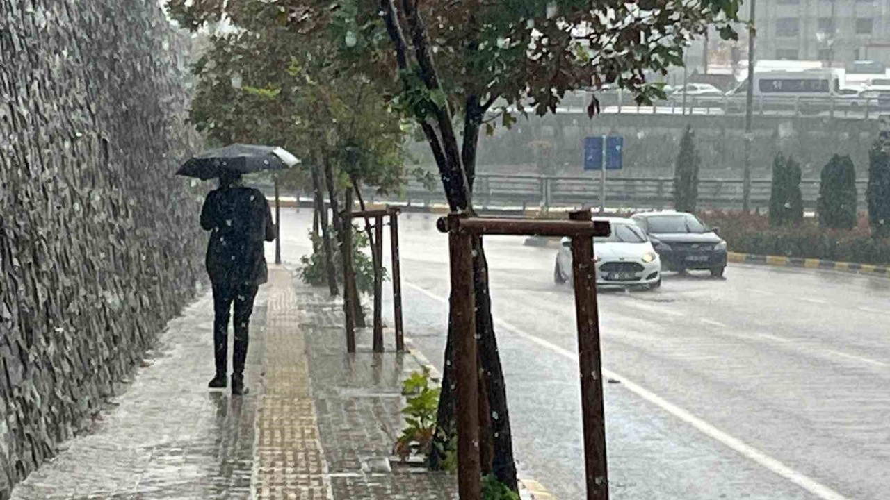 Baraj doluluk oranının yüzde 7’ye gerilediği Hatay’da yüz güldüren yağış
