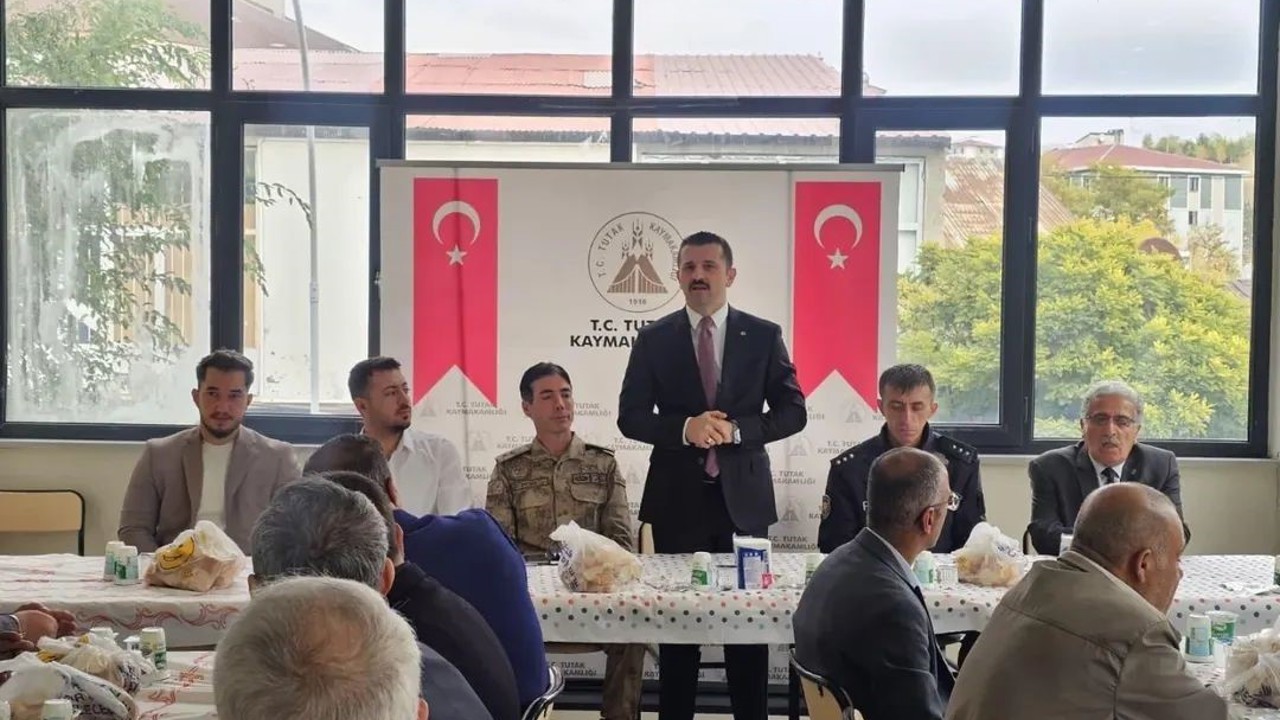 Tutak İlçe Kaymakamı Coşkun, muhtarlarla buluştu
