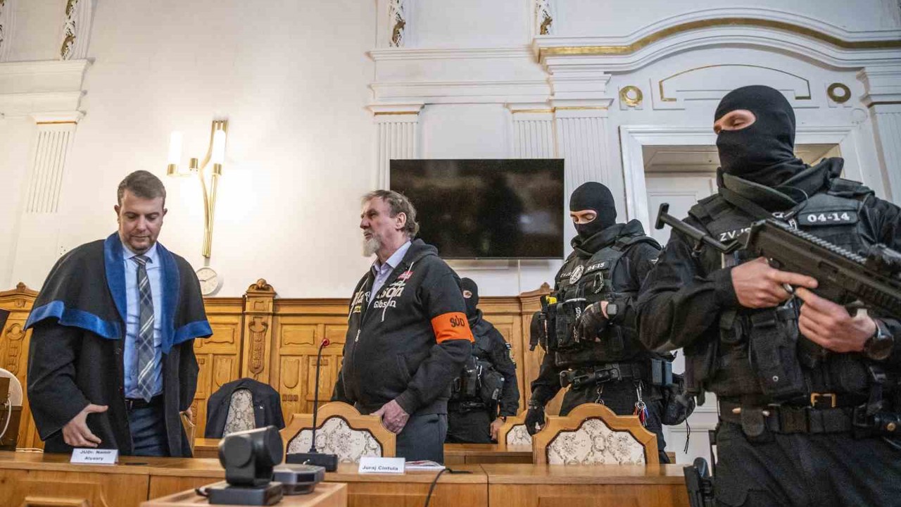Slovakya’da Başbakan Fico’ya suikast girişiminde bulunan saldırgana 21 yıl hapis cezası
