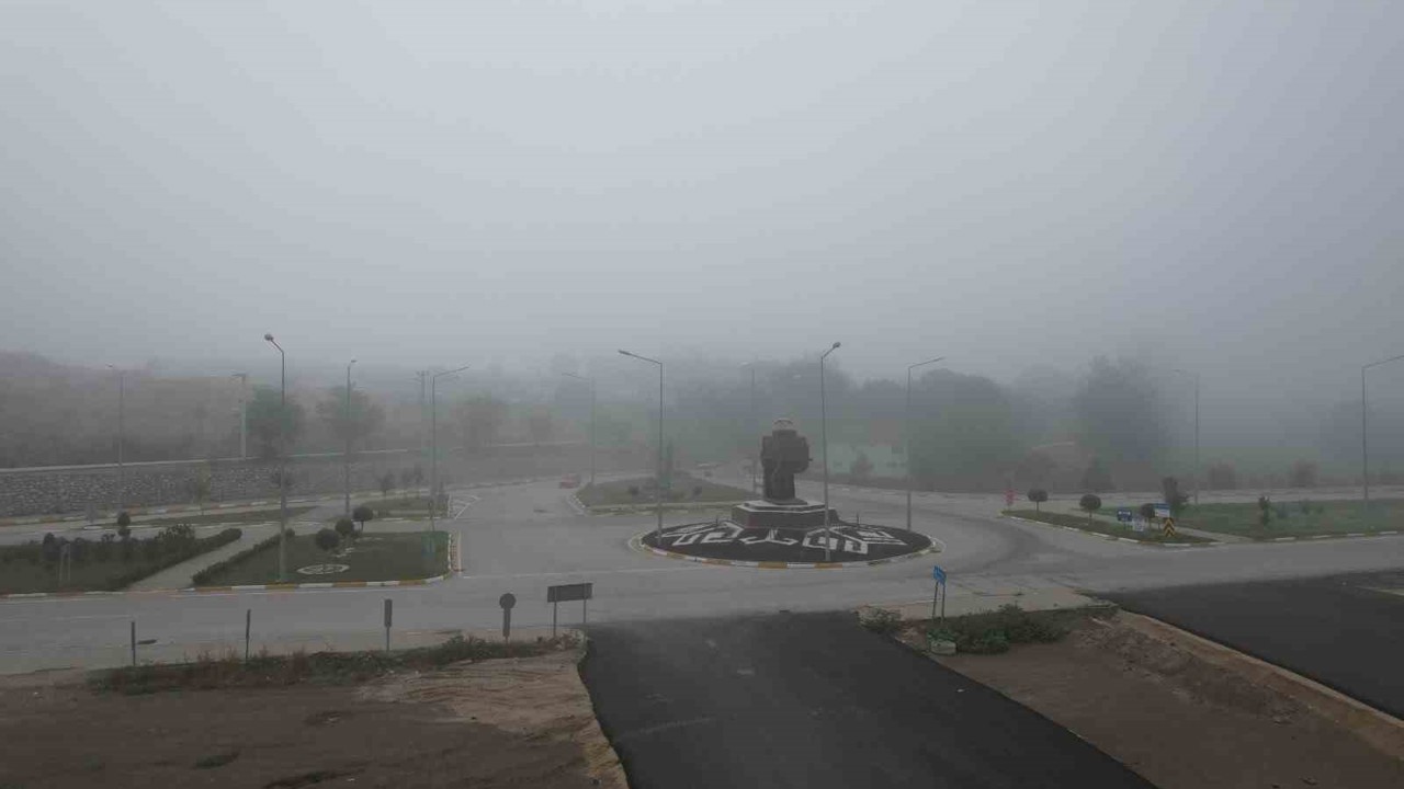 Sındırgı sis altında kayboldu
