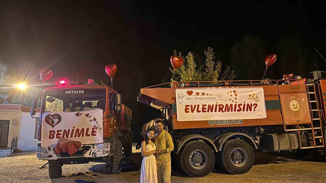 Orman işçisi arazözle evlilik teklifi yaptı
