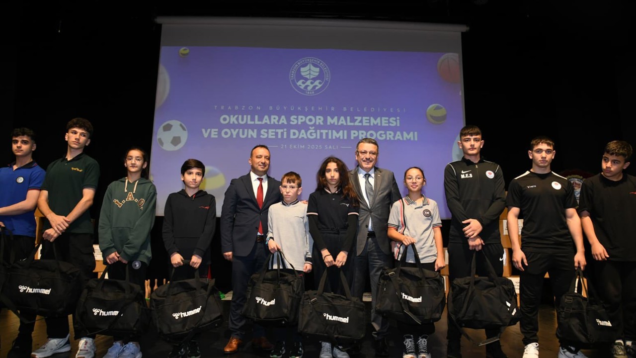 Trabzon’da okullara spor malzemesi ve oyun seti desteği

