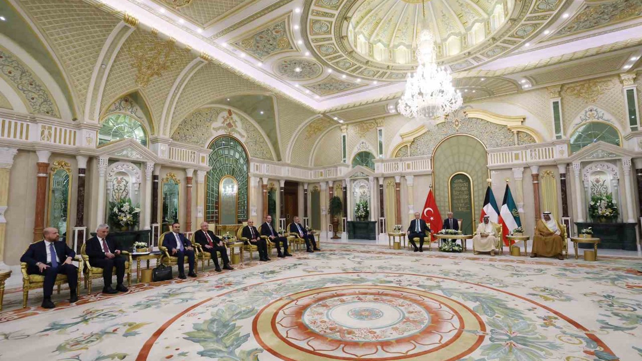 Cumhurbaşkanı Erdoğan, Kuveyt Emiri es-Sabah ile görüştü
