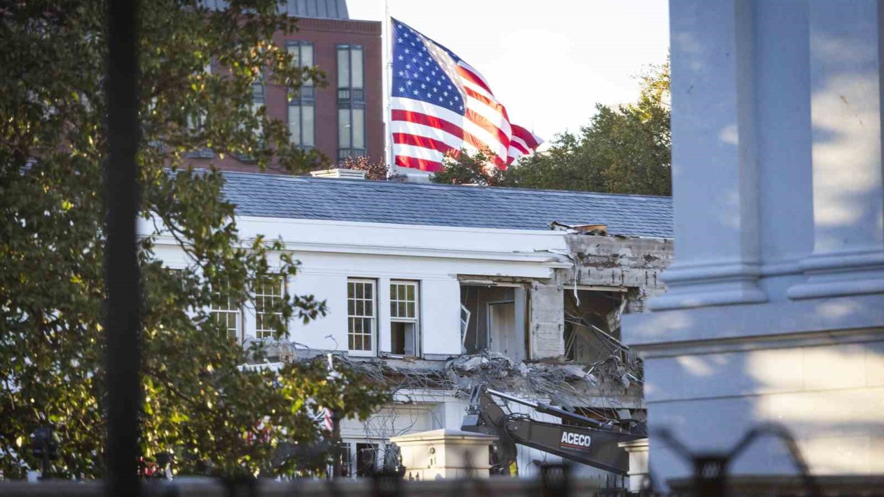 Beyaz Saray’da 200 milyon dolarlık yeni balo salonunun inşası başladı
